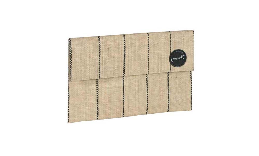 CARTERA RAFIA NATURAL CON LINEAS AZUL MARINO MALUCA